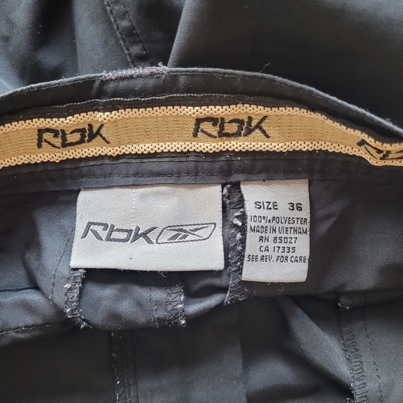 CLEARANCE - Reebok Shorts - Picture 3 of 3